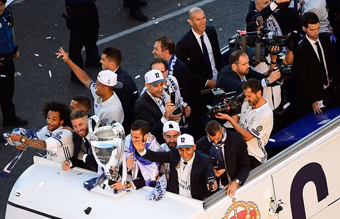toan canh le an mung hoanh trang bac nhat cua real madrid