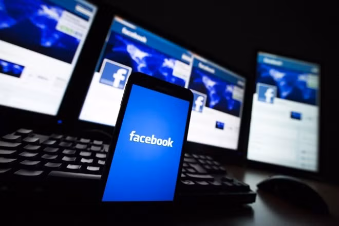 facebook bi cao buoc bi mat theo doi nguoi dung qua webcam