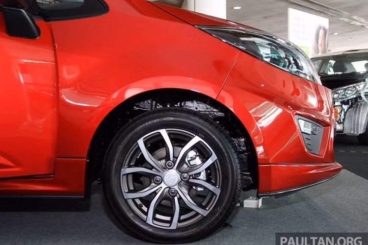 oto proton iriz gia 233 trieu khien nguoi viet phat them