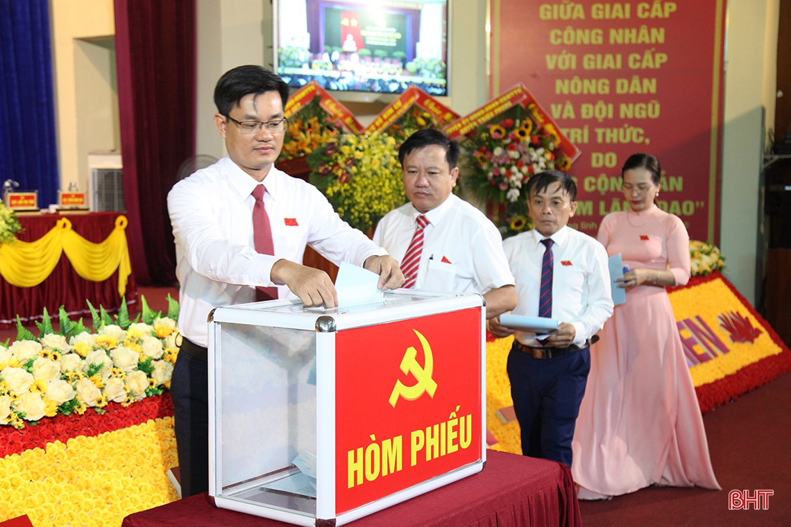 Sớm đưa Nghị quyết Đại hội Đảng bộ huyện Cẩm Xuyên nhiệm kỳ 2020 - 2025 vào cuộc sống