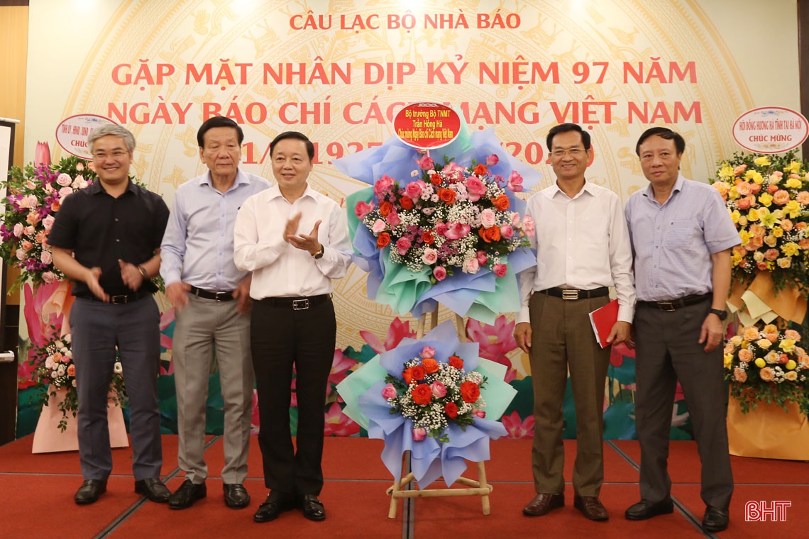 Mong các nhà báo quê hương Hà Tĩnh luôn đồng hành cùng sự phát triển của tỉnh nhà