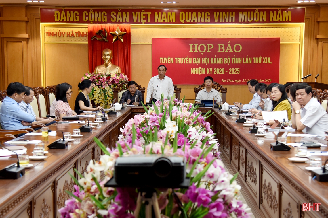 Tích cực tuyên truyền tạo khí thế trước thềm Đại hội Đảng bộ tỉnh Hà Tĩnh