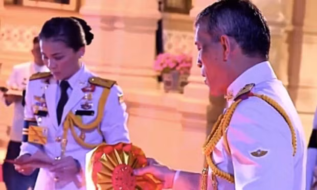 Thế giới ngày qua: Bà Suthida Vajiralongkorn na Ayudhya được phong làm Hoàng hậu Thái Lan