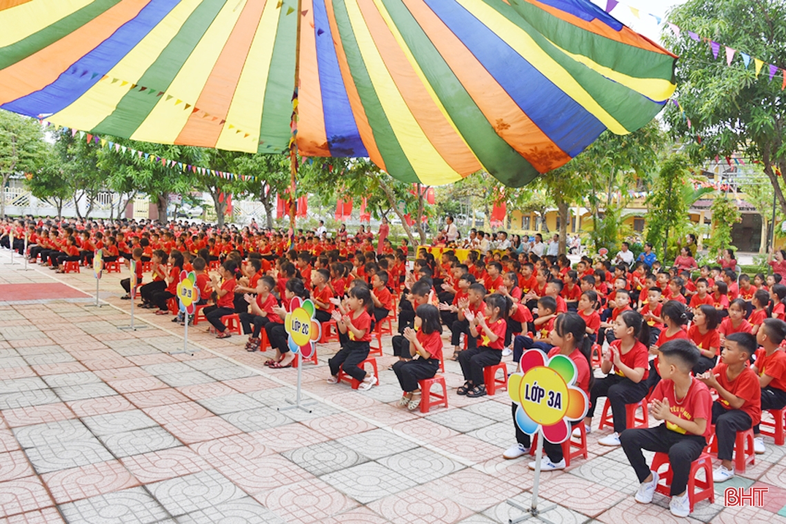 Lãnh đạo Hà Tĩnh chung vui lễ khai giảng năm học mới 2022 - 2023
