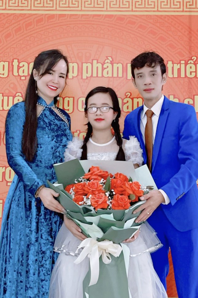 Gia đình 4 thế hệ đam mê ví, giặm