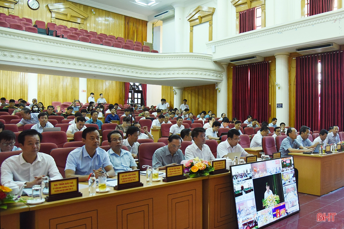 Tiếp tục triển khai hiệu quả các nghị quyết, chỉ thị về phát triển khoa học - công nghệ và thực hiện nếp sống văn minh