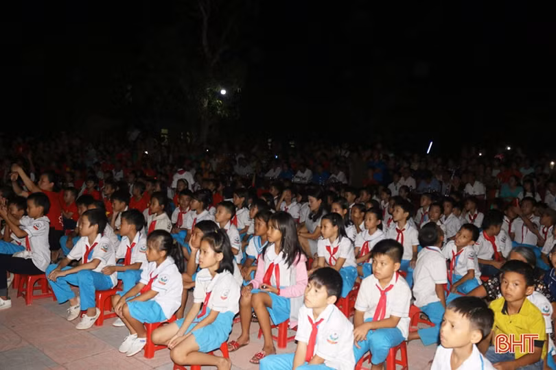 Đêm hội trăng rằm - chia sẻ yêu thương khắp miền Hà Tĩnh