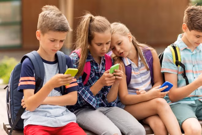 Với trẻ em, smartphone gây nghiện chẳng khác gì ma túy