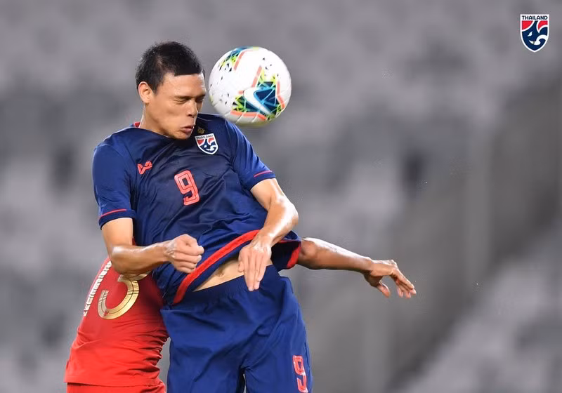 Vòng loại World Cup 2022: Thái Lan đè bẹp Indonesia, Malaysia thua ngược UAE