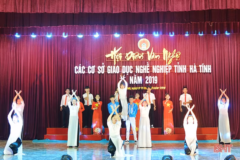 Cao đẳng Y tế Hà Tĩnh nhất Hội diễn văn nghệ các cơ sở giáo dục nghề nghiệp năm 2019