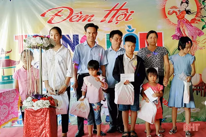 Đêm hội trăng rằm - chia sẻ yêu thương khắp miền Hà Tĩnh