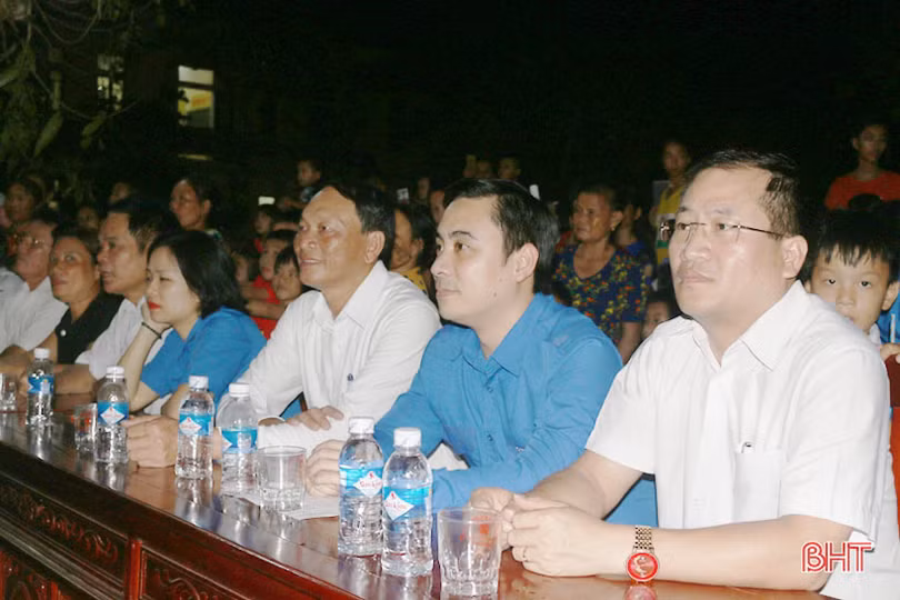 Đêm hội trăng rằm - chia sẻ yêu thương khắp miền Hà Tĩnh