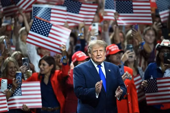 Ông Trump hứa tặng 5.000 USD cho mỗi người Mỹ nếu đảng Cộng hòa thắng cử
