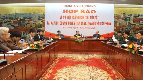 Cuộc họp báo về vụ cưỡng chế thu hồi đất đối với gia đình ông Đoàn Văn Vươn chiều 7/2