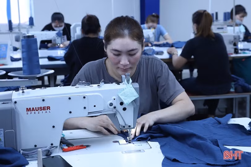 Người lao động Hà Tĩnh thi đua sản xuất, tăng tốc hoàn thành chỉ tiêu năm 2022