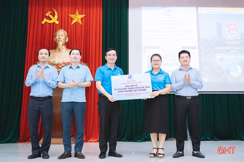 Tuổi trẻ Thành Sen xung kích chuyển đổi số
