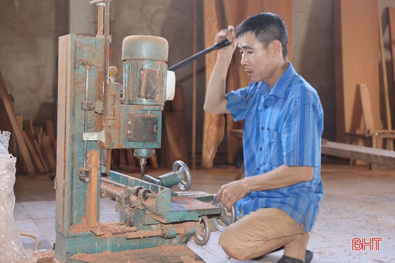 Làng mộc nổi tiếng ở Hà Tĩnh vào mùa sản xuất sôi động nhất năm