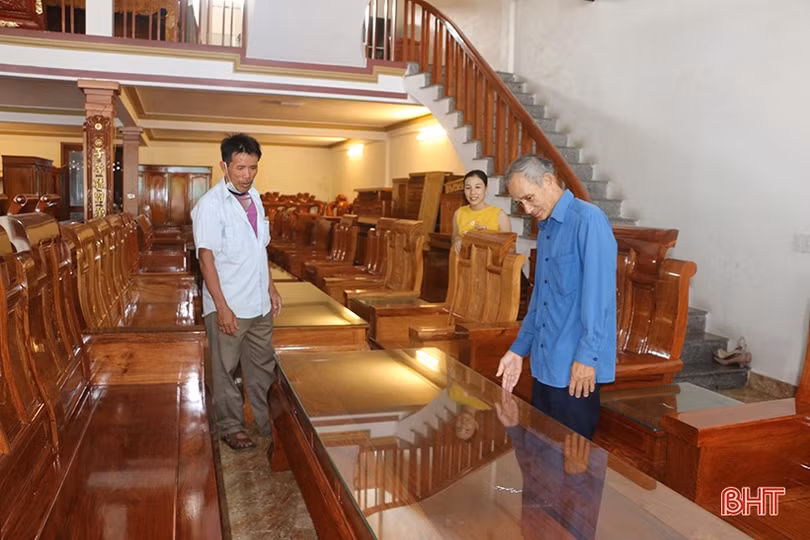 Làng mộc nổi tiếng ở Hà Tĩnh vào mùa sản xuất sôi động nhất năm