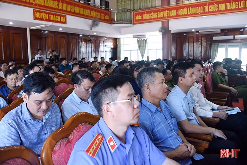 Thạch Hà khen thưởng 32 tập thể, cá nhân trong thực hiện chiến lược bảo vệ Tổ quốc trong tình hình mới