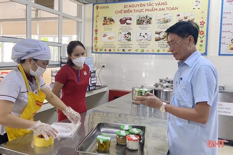 Kiểm soát chặt chẽ nguồn cung thực phẩm bếp ăn trường học ở Hà Tĩnh