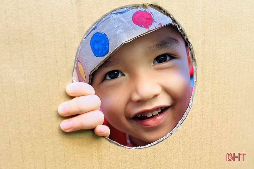 Biến bìa carton tái chế thành lễ hội trò chơi cho trẻ mầm non Hà Tĩnh