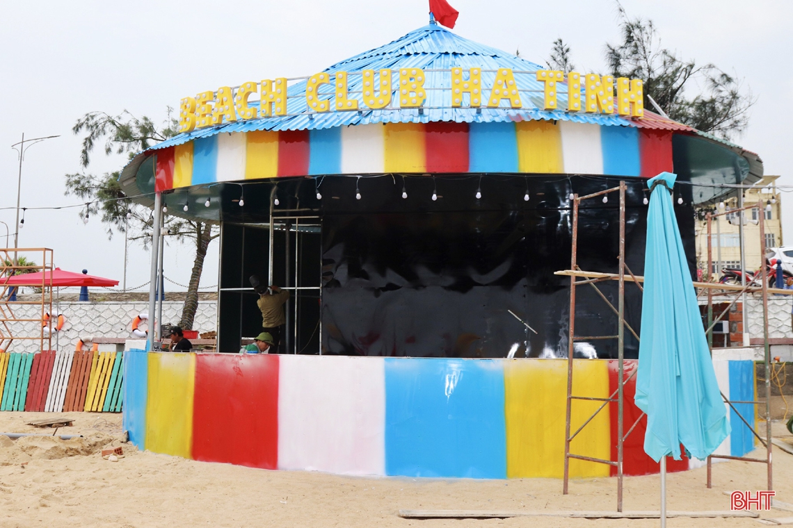 Những “quầy bar bên bãi biển” lần đầu xuất hiện ở Hà Tĩnh