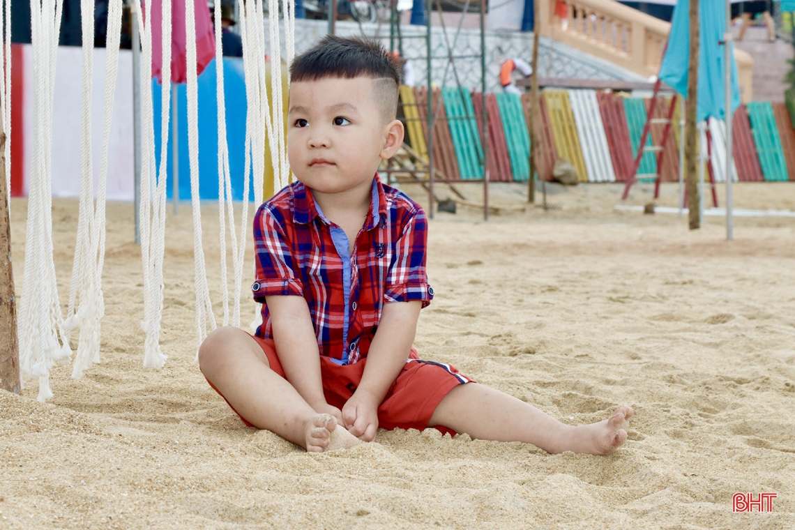 Những “quầy bar bên bãi biển” lần đầu xuất hiện ở Hà Tĩnh