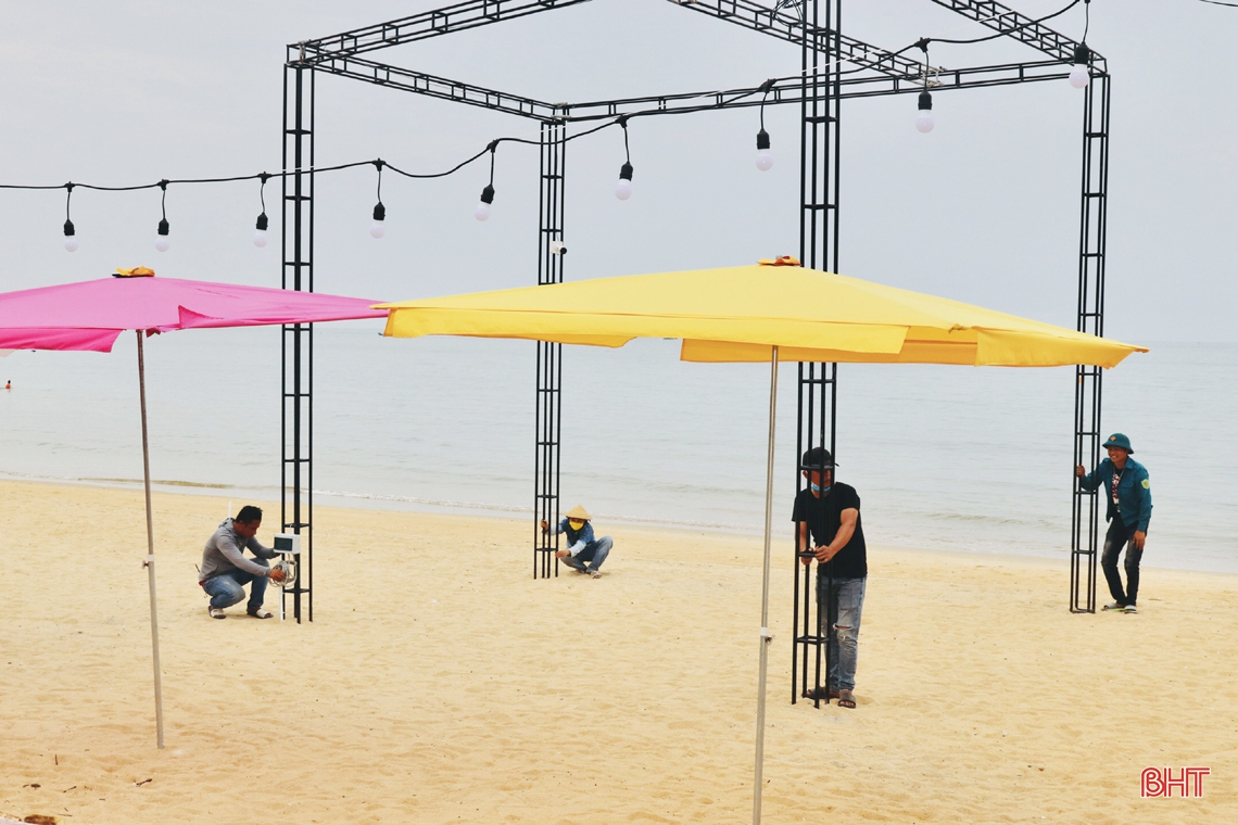 Những “quầy bar bên bãi biển” lần đầu xuất hiện ở Hà Tĩnh