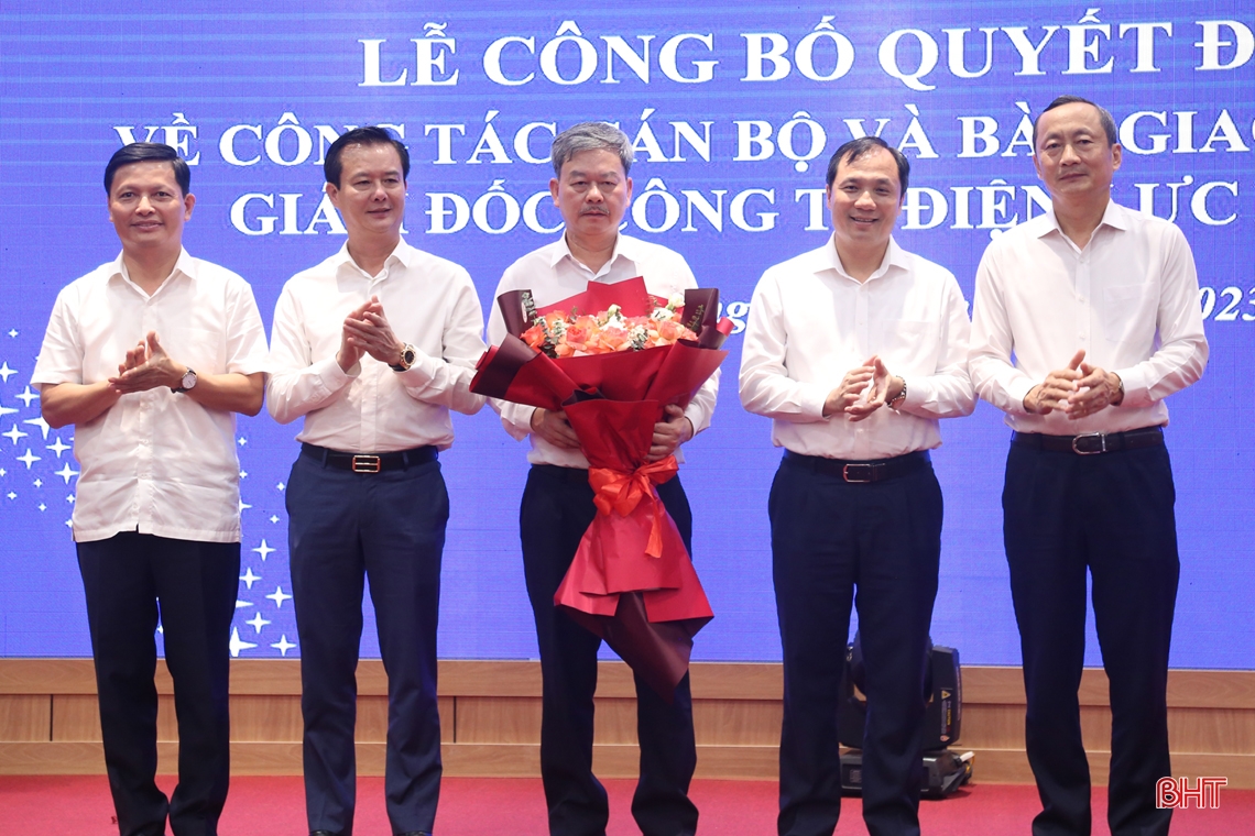 Công bố quyết định điều động, bổ nhiệm Giám đốc Công ty Điện lực Hà Tĩnh