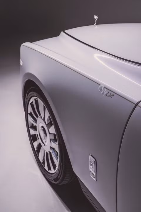 Rolls-Royce Phantom Orchid phiên bản dành cho đại gia thích chơi lan