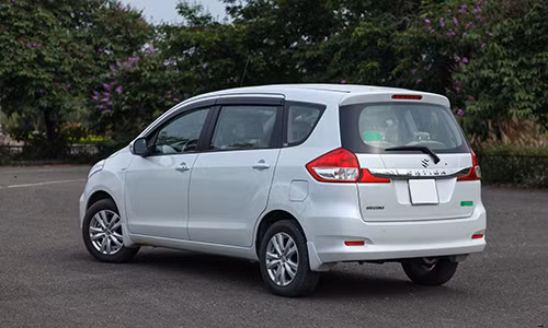 suzuki ertiga xe nhap 7 cho thuc dung cho gia dinh viet