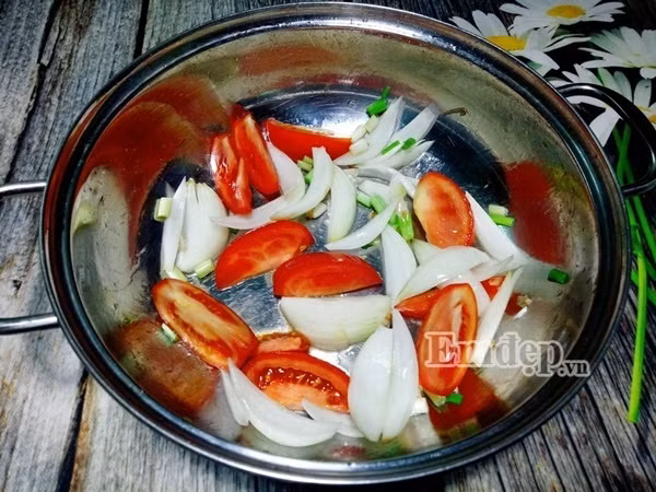 canh muc nau chua mon canh ngon ngay he khong nen bo qua