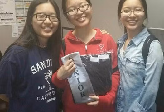 chi em sinh 3 nguoi viet ghi danh vao lich su giao duc bang texas