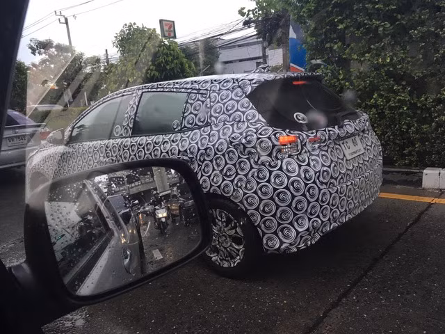 toyota yaris l 2017 voi thiet ke khac xe o viet nam trinh lang