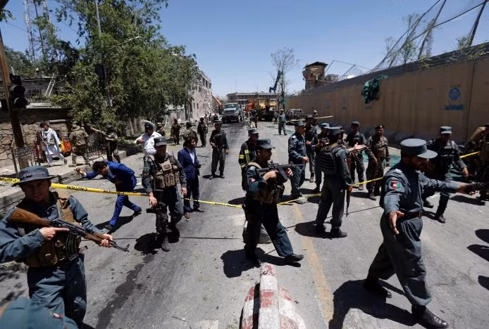 hien truong vu no xe bom khien hon 400 nguoi thuong vong o afghanistan