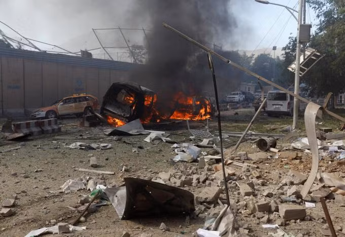 hien truong vu no xe bom khien hon 400 nguoi thuong vong o afghanistan