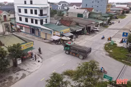 Ngã tư Ích Hậu - Nỗi lo thường trực tại điểm giao cắt đông phương tiện