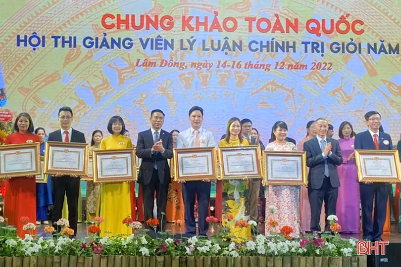 Thí sinh Hà Tĩnh đạt giải ba Hội thi Giảng viên lý luận chính trị giỏi toàn quốc