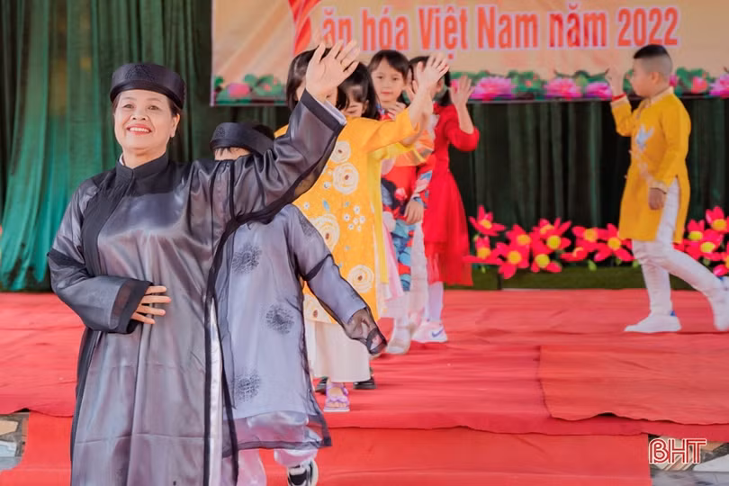 Đặc sắc chương trình “Lễ hội văn hóa Việt Nam” của học sinh Thạch Hà