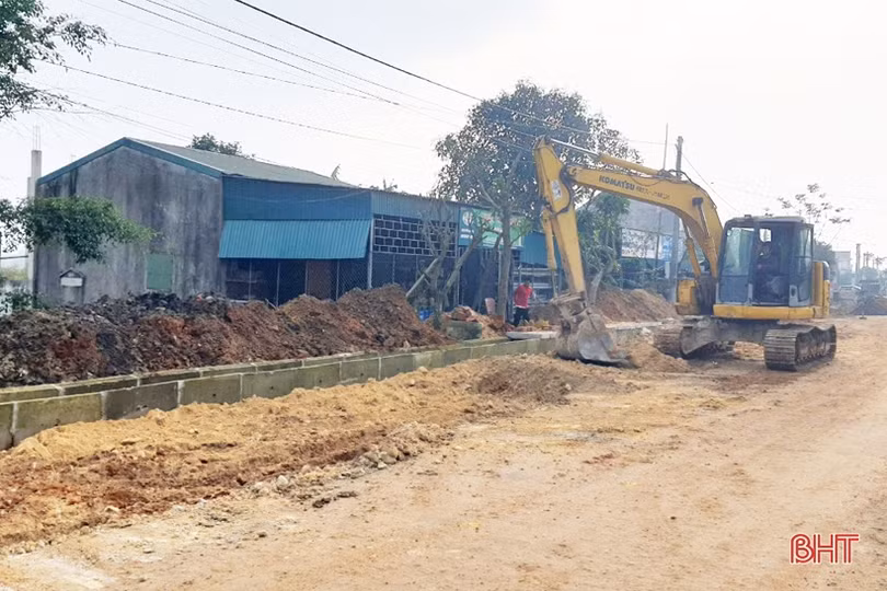 Chưa bàn giao xong mặt bằng, tiến độ đường liên huyện Can Lộc - Lộc Hà tiếp tục bị ảnh hưởng