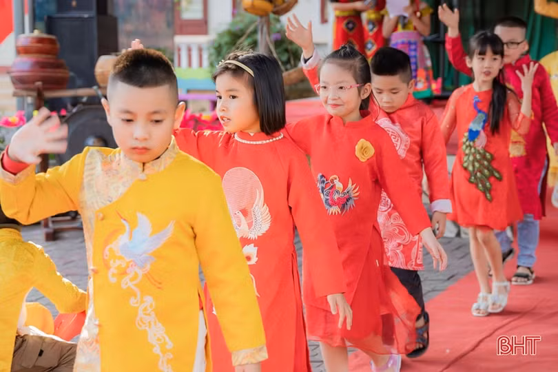 Đặc sắc chương trình “Lễ hội văn hóa Việt Nam” của học sinh Thạch Hà