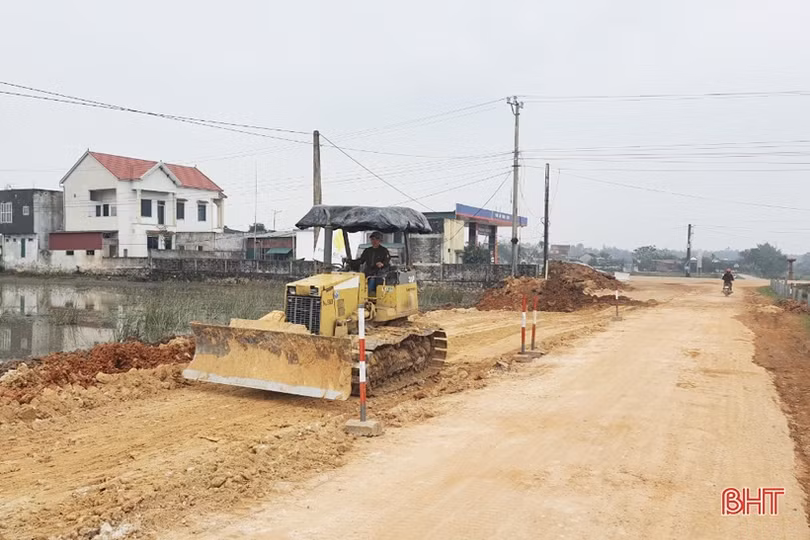 Chưa bàn giao xong mặt bằng, tiến độ đường liên huyện Can Lộc - Lộc Hà tiếp tục bị ảnh hưởng