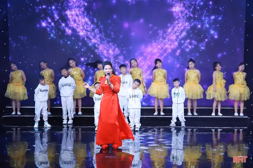 Gala “HTTV - Kết nối vòng tay nhân ái” kêu gọi gần 1,6 tỷ đồng hỗ trợ người nghèo