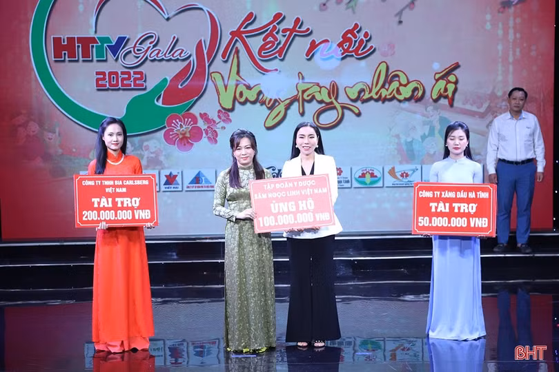 Gala “HTTV - Kết nối vòng tay nhân ái” kêu gọi gần 1,6 tỷ đồng hỗ trợ người nghèo