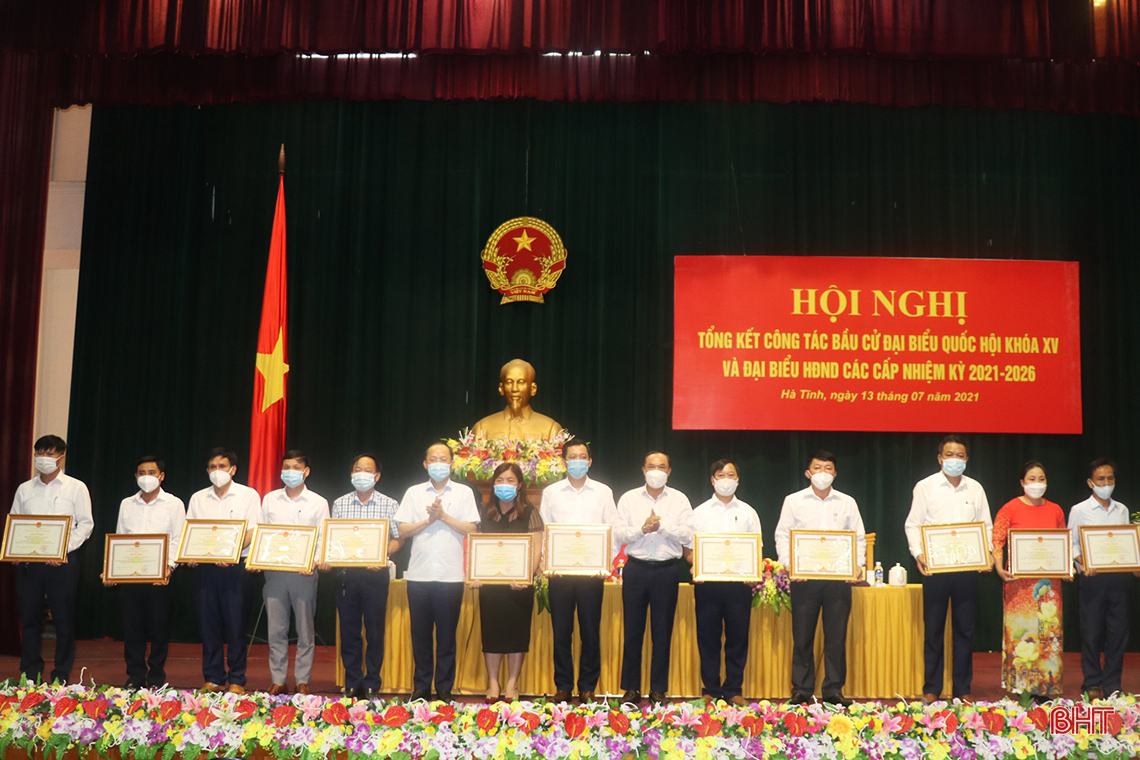 Phát huy kết quả của cuộc bầu cử, tập trung thực hiện tốt nhiệm vụ phòng, chống dịch Covid-19 và phát triển KT-XH