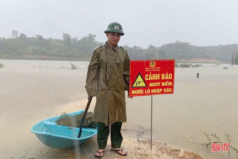 Nhiều nơi ở xã Mai Hoa nước đang lên, địa phương đã bố trí lực lượng thường trực để đảm bảo an toàn cho người dân.