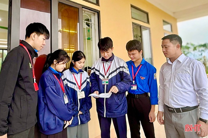 Kết quả thi IELTS của Phi Hào đã truyền cảm hứng học tập cho các bạn trong lớp và toàn trường.