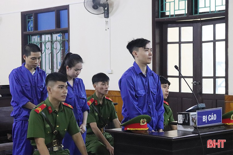 Bị cáo Nguyễn Thị Huyền Thương và đồng phạm tại phiên xử sơ thẩm do Toà án nhân dân tỉnh Hà Tĩnh mở vào tháng 9/2024.