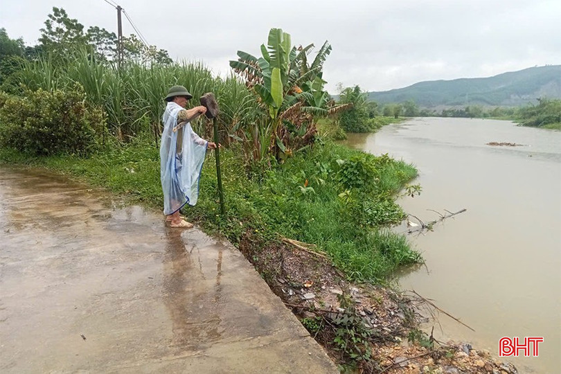 Mưa lớn khiến một số điểm trên địa bàn xã Vũ Quang bị sạt lở nghiêm trọng.