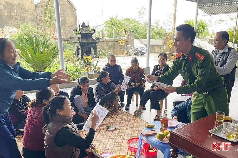 Thời gian qua, lực lượng công an ở Hà Tĩnh tăng cường tuyên truyền về lừa đảo trên không gian mạng đến người dân.